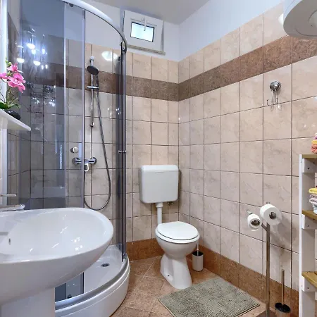 Sonja By Interhome Pula