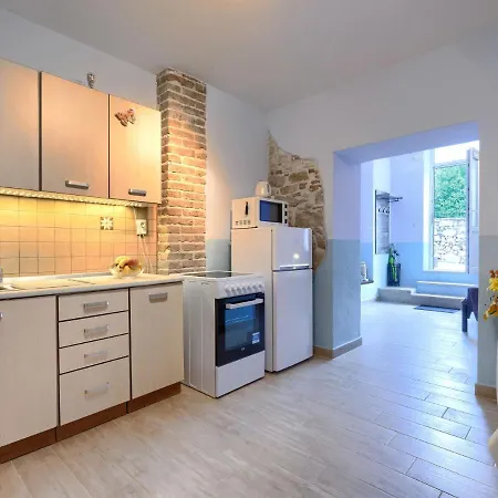 Sonja By Interhome * Pula