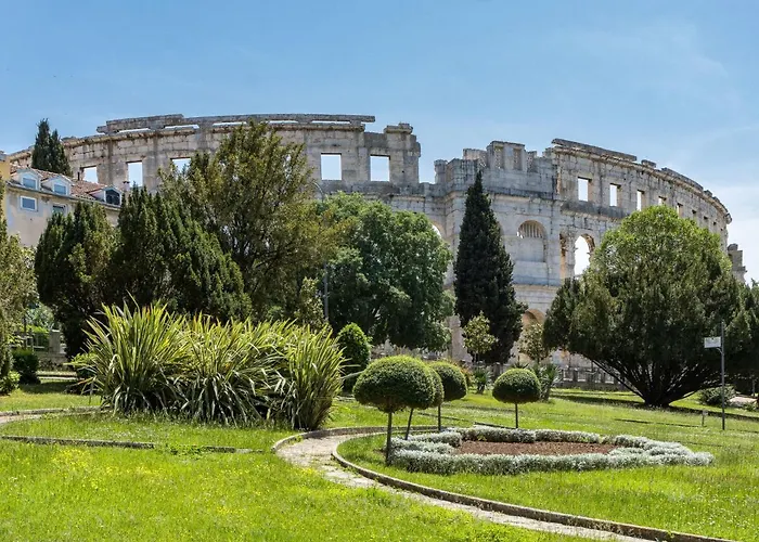 Sonja By Interhome Pula